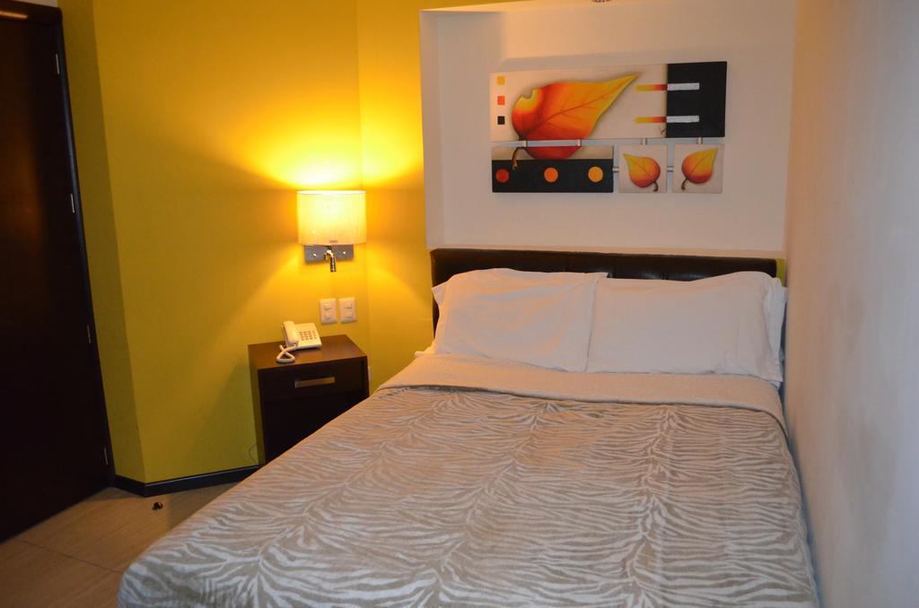 Hotel Rincon Del Cielo 산 후안 데 로스 라고스 객실 사진